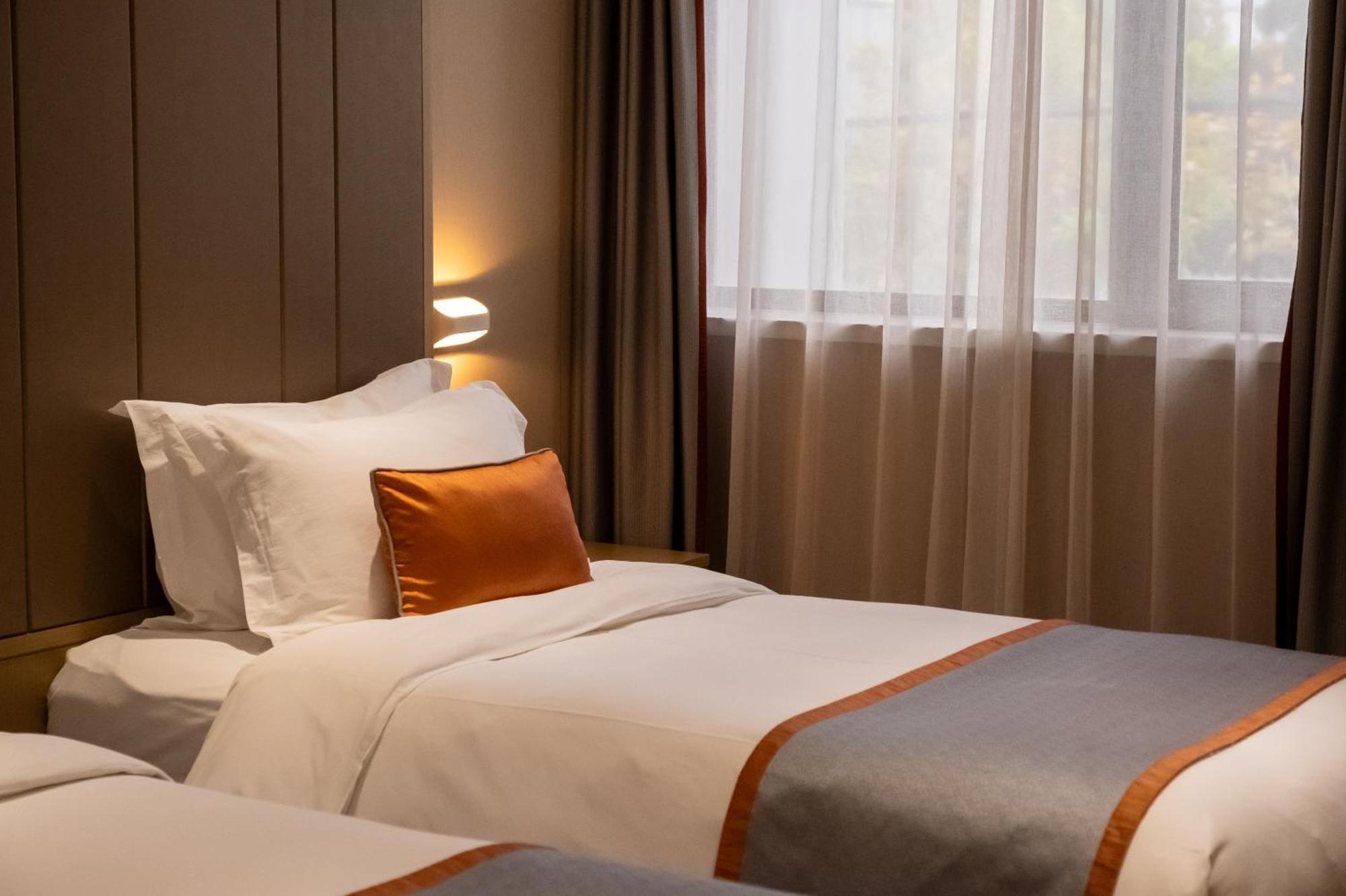 Shanghai-Deco Hotel-Free Shuttle Bus To Pudong Airport And Disneyland Εξωτερικό φωτογραφία